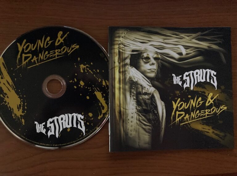The Struts 【Young & Dangerous】レビュー もみじべりーの日々ロック！